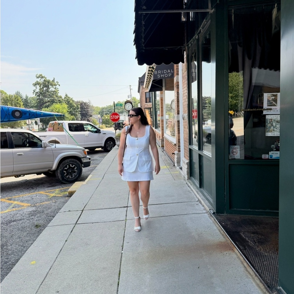 White Sleeveless Dress with Pockets